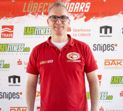 Timo Knorst bleibt Head Coach der U13 Timo Knorst bleibt Head Coach der U13